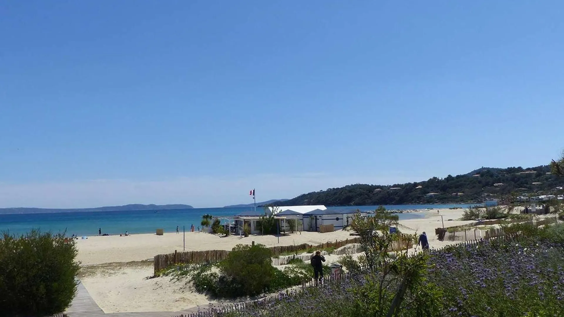 Apartment Studio Cozy Avec Loggia A 2 Pas De La Plage, Parking Inclus - Bormes-Les-Mimosas - Fr-1-251-714