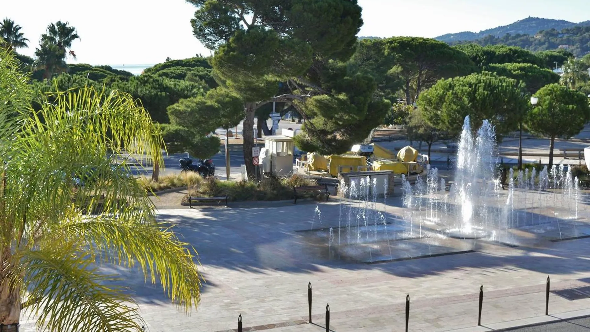 Studio Cozy Avec Loggia A 2 Pas De La Plage, Parking Inclus - Bormes-Les-Mimosas - Fr-1-251-714